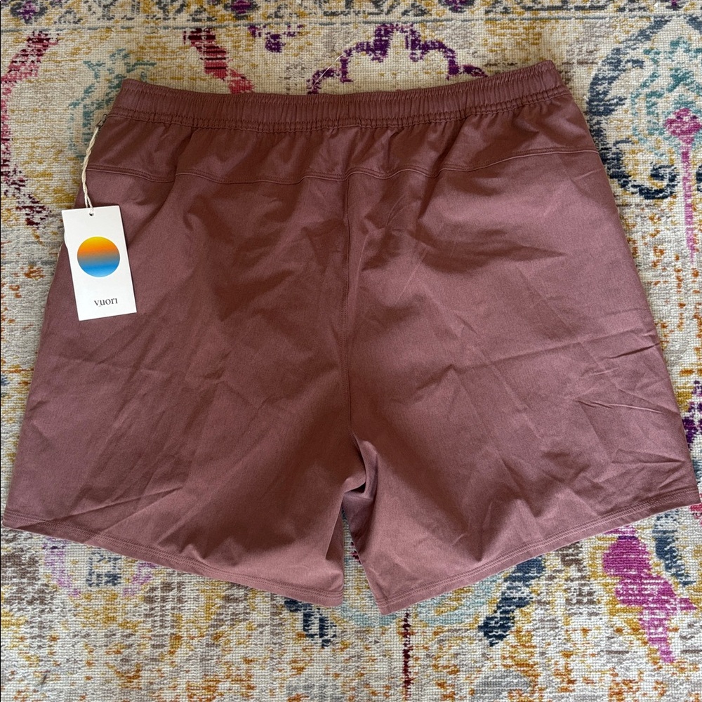 Vuori Shorts - Picture 2 of 6